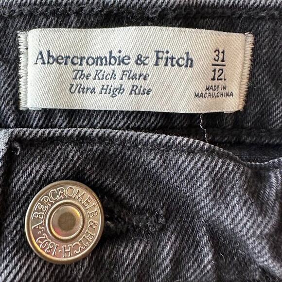 Abercrombie & Fitch Jeans Womens 31/12L Black High Rise Distressed Kick Flare - Picture 3 of 6